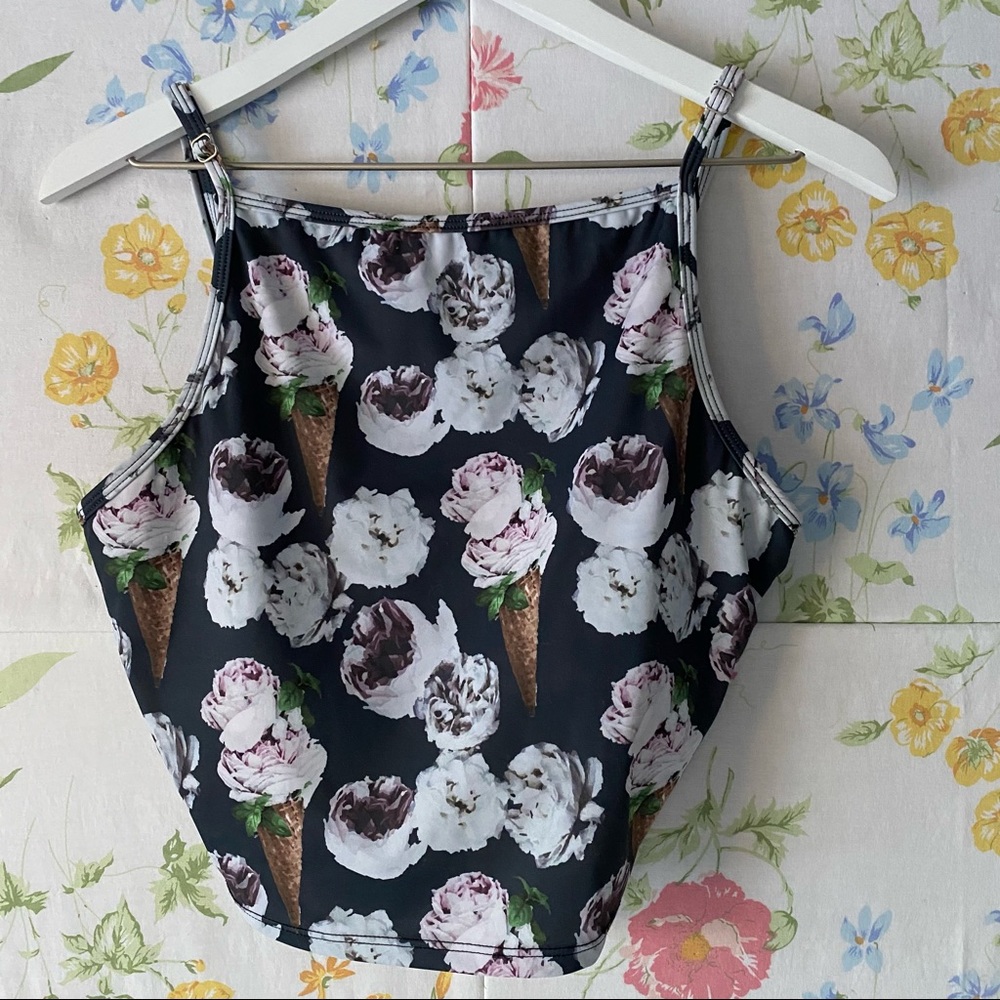 EUC Kortni Jeane Ice Cream Floral Squared Up Swim Top